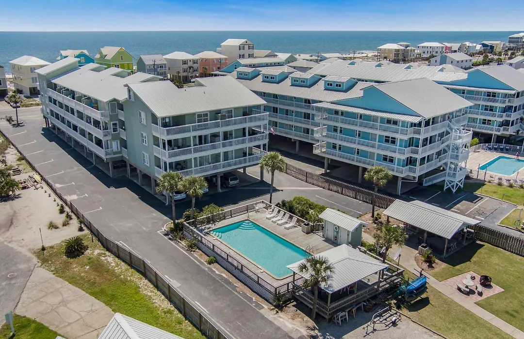 Lagoon Landing 202- Beautifully Decorated Condo With Balcony & Pool Steps To Beach & Lagoon-1